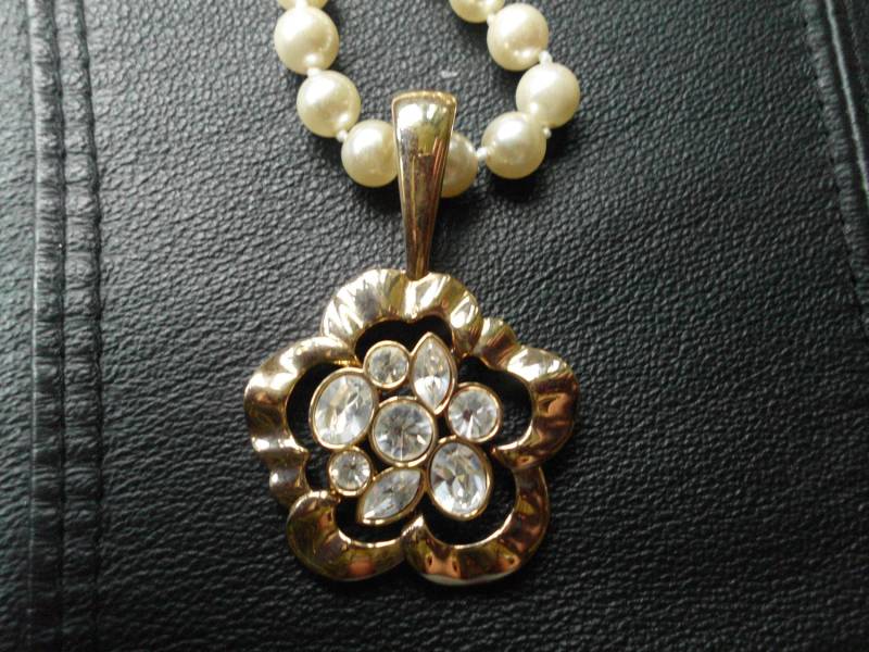 Vintage Perlenkette 80Er Jahre Schmuck 5 Sterne Blütenblatt Blumenkette Sal S A L Designer Faux Minimalist Halskette von ReVintageLannie