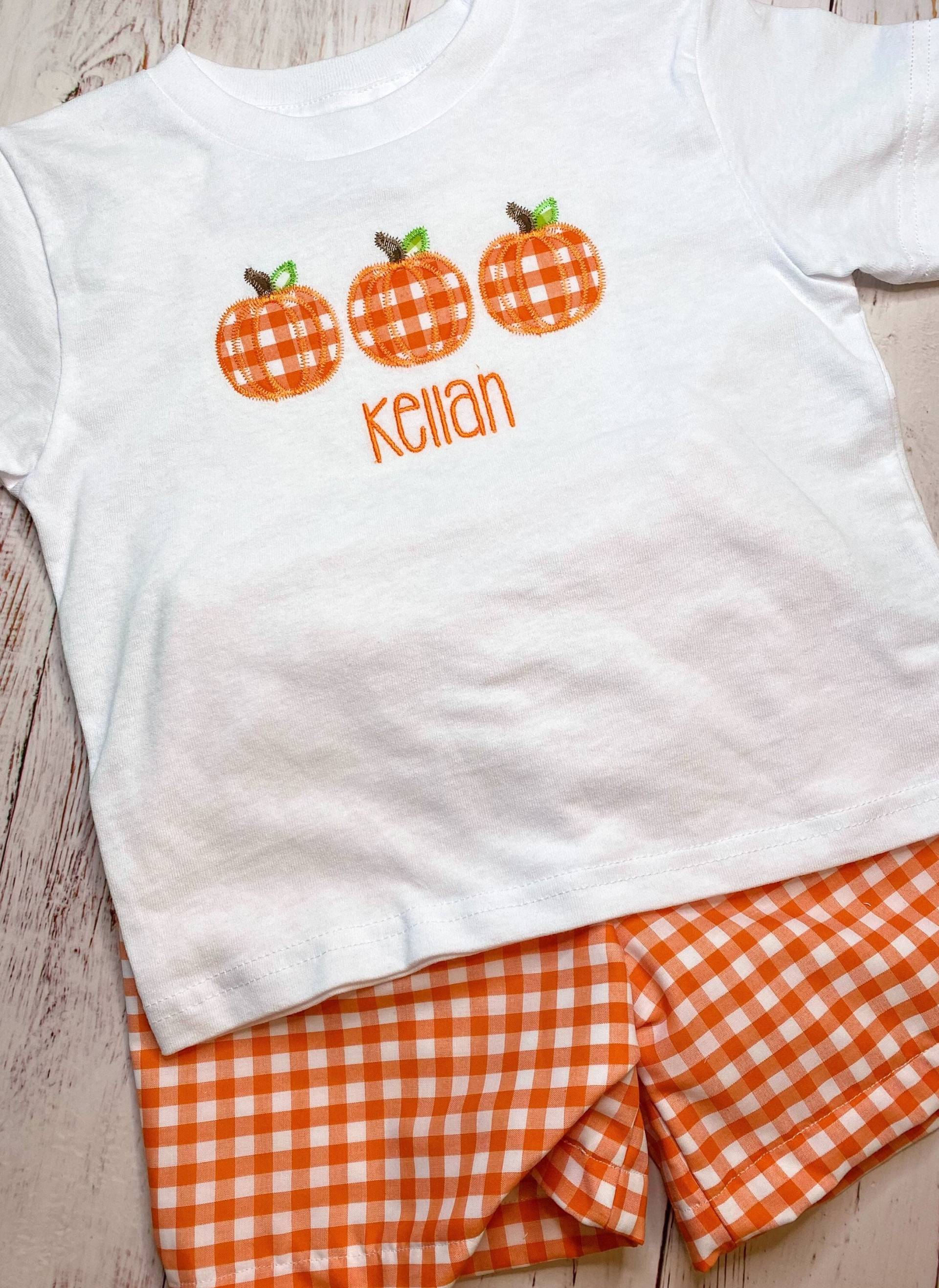 Drei Kürbisse Bestickt Tshirt Babys Oder Kleinkinder, Halloween Tshirt, Baby Kleinkind, Thanksgiving Kürbis Top Für Jungen Mädchen von ReaReaJs