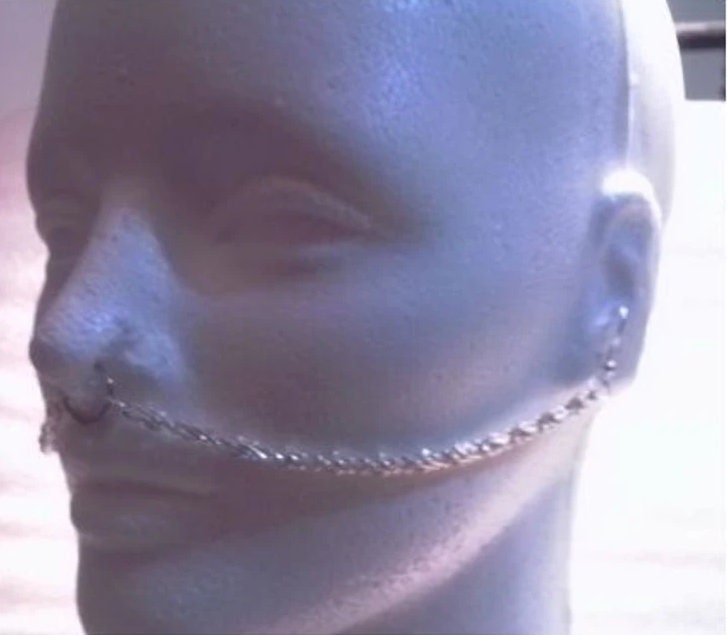 Einzelne Septum Zu Ohr Kette Einzelne Septum Zu Ohr Kette von ReactionBodyChains
