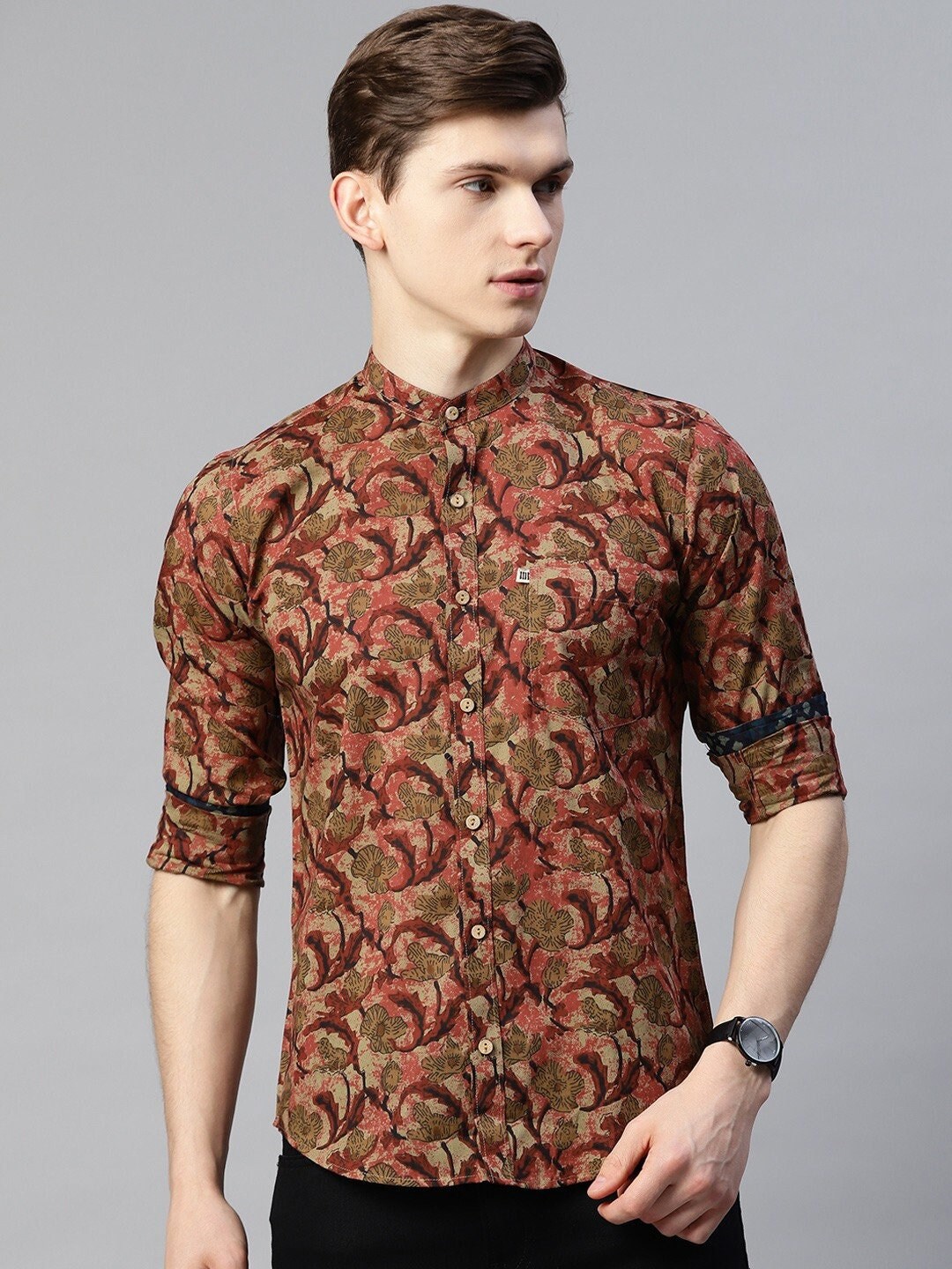 Herren Maroon & Black Comfort Floral Bedrucktes Baumwoll Casual Shirt von ReadiprintDesigns