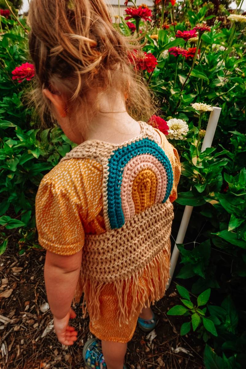 Boho Regenbogen Weste, Kinderweste, Fransenweste, Kinderkleidung, Hippie Kleidung von ReadySetCrochetbyBM