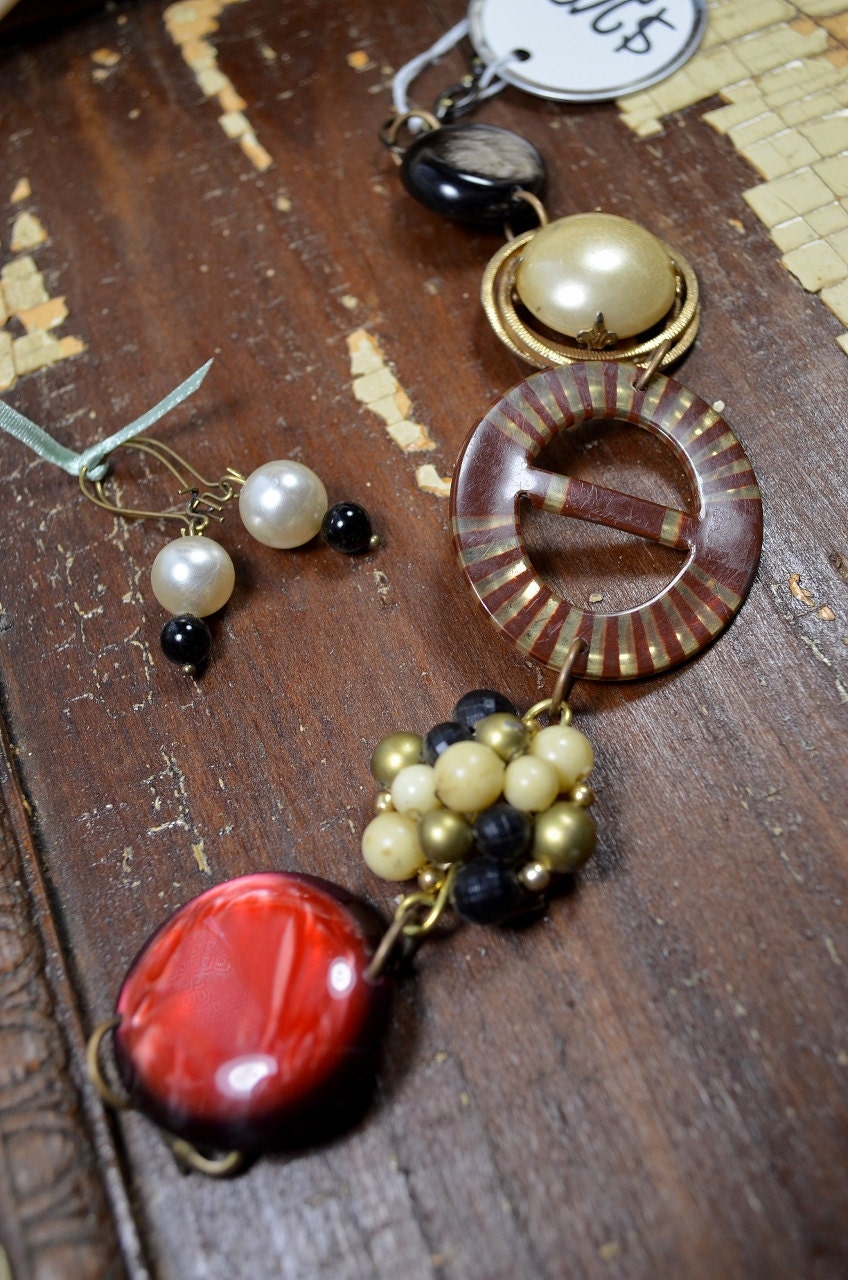 Jahrgang Geborgen Schmuck Assemblage Armband-Reaganjuel von ReaganJuel