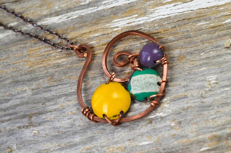 Jahrgang Nummernschilder Umwickelt in Eine Funky Wirbel-Kette. Kupfer Gebrannt, Dapped Platten - Penny Straßen Von Reaganjuel License19 von ReaganJuel