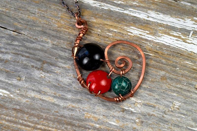 Jahrgang Nummernschilder Umwickelt in Eine Funky Wirbel-Kette. Kupfer Gebrannt, Dapped Platten - Penny Straßen Von Reaganjuel License20 von ReaganJuel