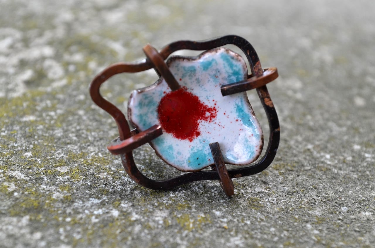 Sgraffito Emailliert Handgefertigte Kupferring Petrol/Weiß Emaille Graffiti Art Ring Von Hand Geschnitten, Hergestellt, Und Gebildet. Funky Kunst von ReaganJuel