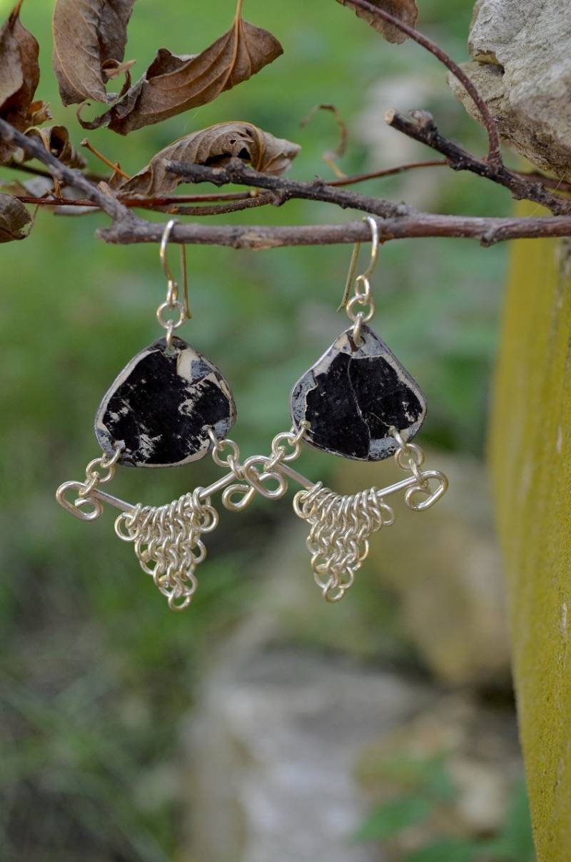 Upcyced Schwarz Decke Zinn & Sterling Silber Chainmaille Ohrringe Kombinieren in "Geborgen" Euro 4 1 Muster - Reaganjuel Tin24 von ReaganJuel