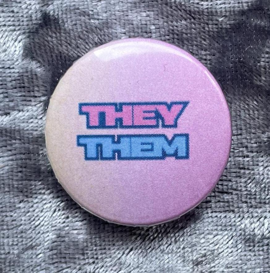 They Them Button, Nonbinary Pride Badge, Lgbtq+ Visibility Accessory Queer Inclusive, Genderfluid Statement Alternative Diy Style, Anti Gift von RealFakeberlin