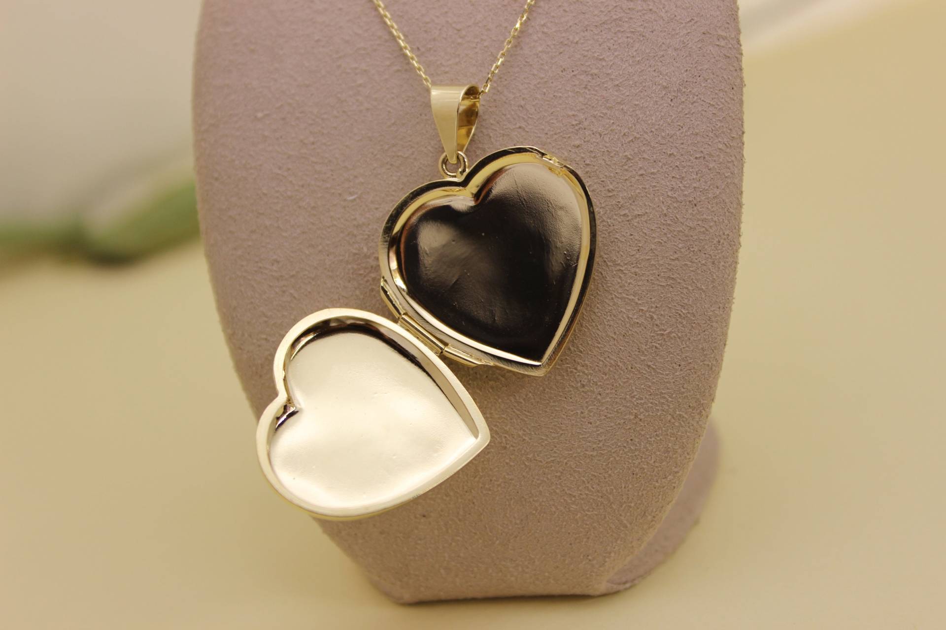 14K Solid Gold Herz Medaillon Halskette, Erinnerungs Medaillon, Foto Personalisierte Gravierbare Erinnerungsgeschenk 14K Solid Gold Herz Medaillon Halskette, Erinnerungs Medaillon, Foto Personalisierte Gravierbare Erinnerungsgeschenk von RealFineGoldJewelry