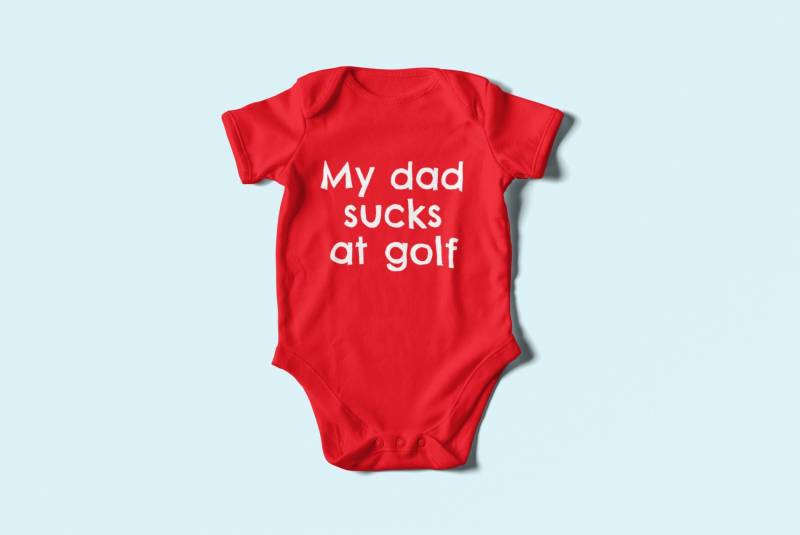 Lustiger Golf Baby Einteiler - Golfer Body Mein Vater Saugt Am Babyparty Oder Erster Geburtstag Viele Größen Und Farben von RealPeopleGoods