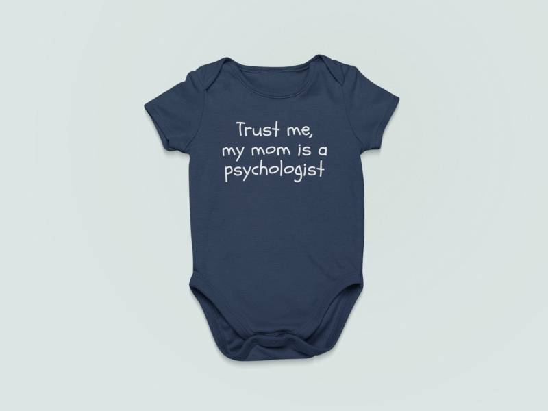 Lustiges Psychologe Baby Shirt - Einteiler Meine Mutter Ist Ein Babyparty Geschenkidee Viele Größen Und Farben von RealPeopleGoods