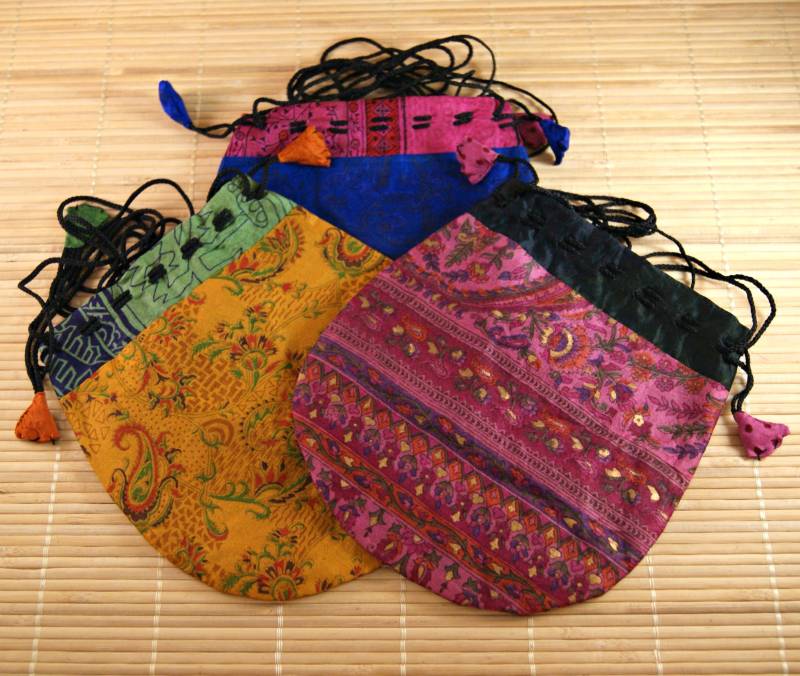 3 Stück Große Schmuckbeutel Aus Seide | 1442 von RealasiaDE
