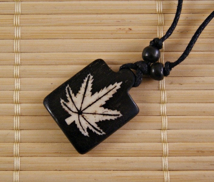 Hanfblatt Kette ~ Handarbeit Aus Nepal | 950 von RealasiaDE