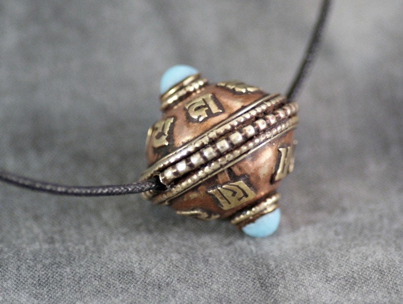 Kette Mit Kugelanhänger ~ Mantra Und Türkis | 1261 von RealasiaDE