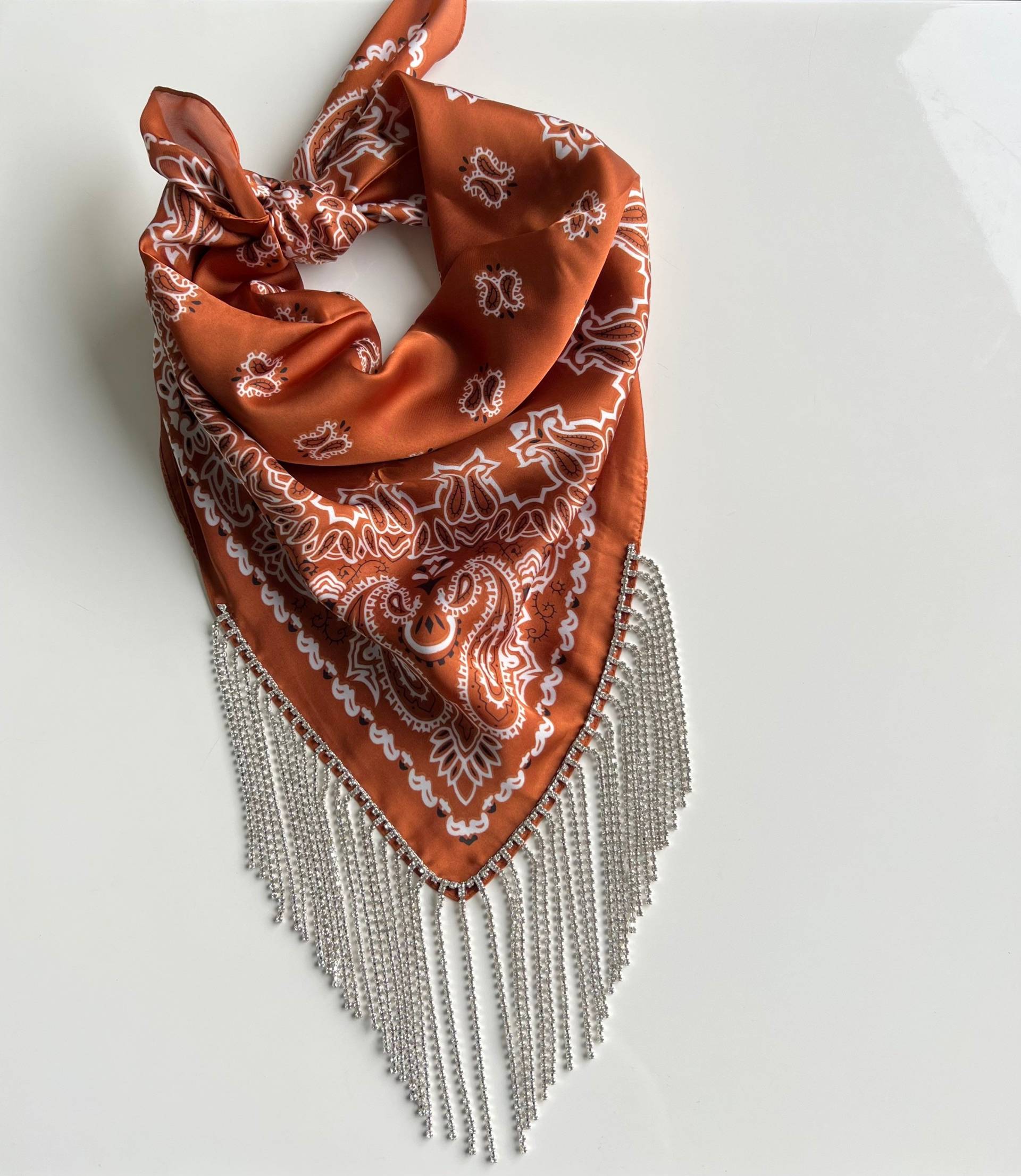 Seiden Bandana Mit Strass Fransen Seiden Bandana Mit Strass Fransen von Realdealerllc