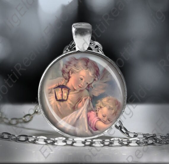 Die Farbe Des Schutzengels Ist Silberfarbig von Realig