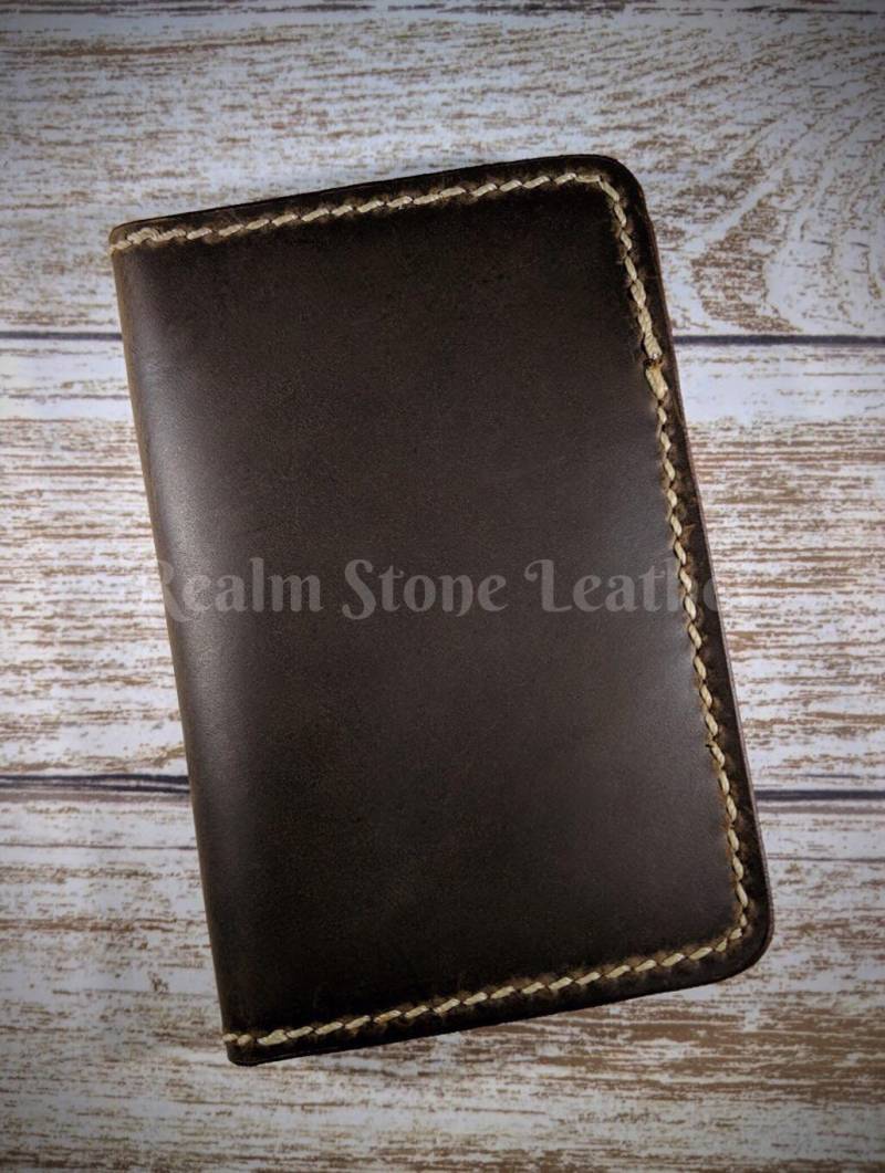 Crazy Horse Brown, Handmade, Vertical, Leder Wallet von RealmStoneLeather