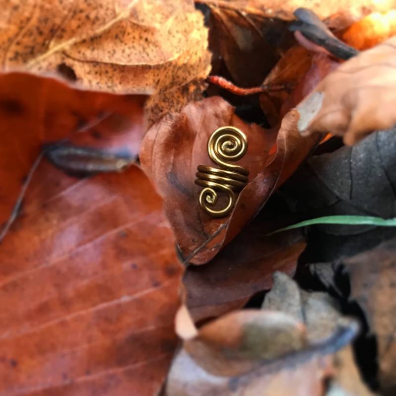 Handgemachte Gold Spirale Viking Dread Schmuck von RealmsEnd