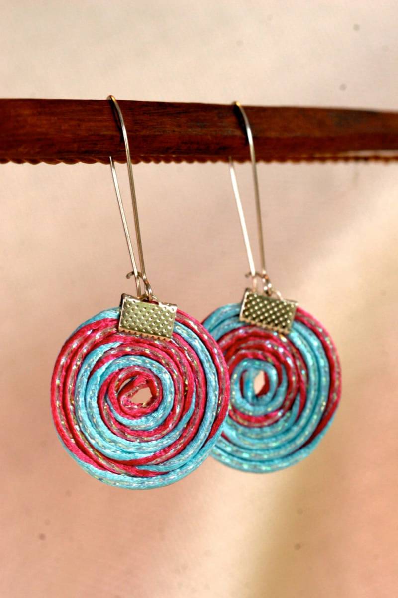 Wirbel Ohrringe - Bändchen Handgefertigt Funkelnde Baumeln Clip Ons Und Empfindliche Ohrhaken Verfügbar von RebeccaJewlery