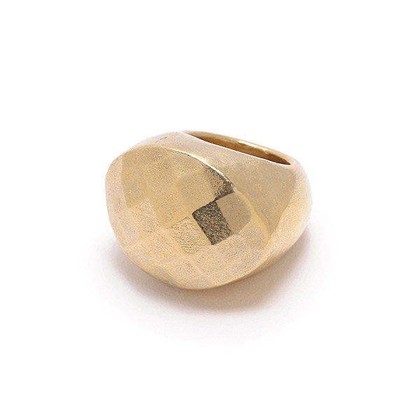Diamant-Messingring, Aussage Ring, Klobigen Facettierte Messing, Glanz, Gem Stone Messingring, Handgefertigte Handgefertigten Schmuck, Gold-Ton Diamant-Messingring, Aussage Ring, Klobigen Facettierte Messing, Glanz, Gem Stone Messingring, Handgefertigte Handgefertigten Schmuck, Gold-Ton von RebeccaNadlerDesigns