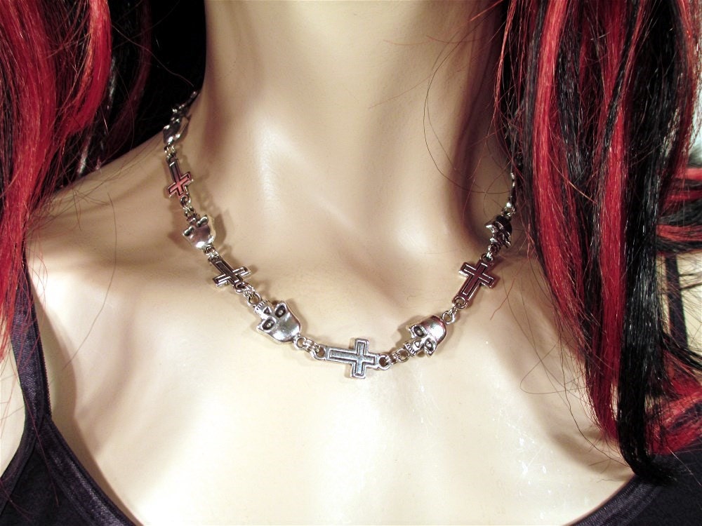 Kaufen 2 Erhalten 3 Rd Gratis Siver Goth/Rocker Biker Schädel Und Kreuze Halskette Kaufen 2 Erhalten 3 Rd Gratis Siver Goth/Rocker Biker Schädel Und Kreuze Halskette von Rebeltude