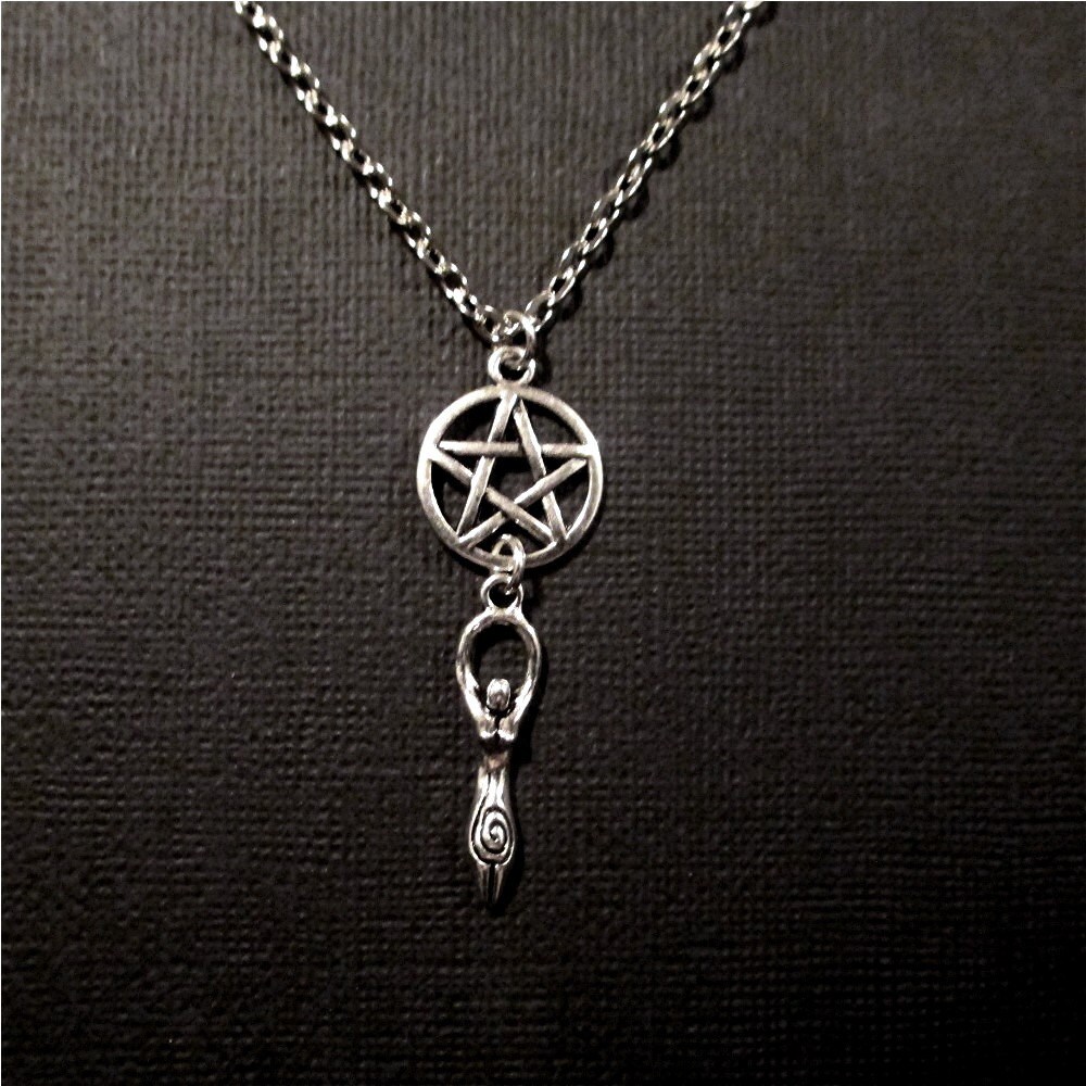 Kaufen 2 Get 3rd Free Silber Göttin Pentagramm Halskette Wicca/Pagan Schmuck, Mutter Erde Rebletude Kaufen 2 Get 3rd Free Silber Göttin Pentagramm Halskette Wicca/Pagan Schmuck, Mutter Erde Rebletude von Rebeltude