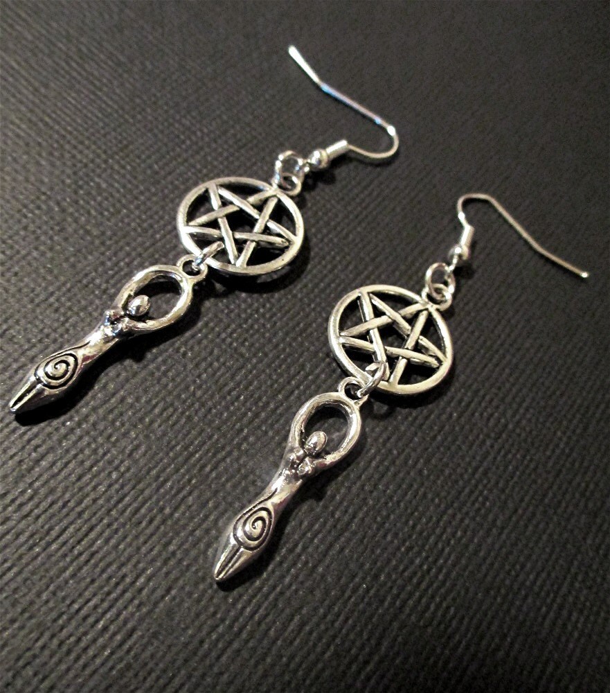 Kaufen 2 Get 3rd Free Silber Göttin Pentagramm Ohrringe Wicca/ Pagan Schmuck, Mutter Erde Ohrringe. 925 Sterling Rebletude Kaufen 2 Get 3rd Free Silber Göttin Pentagramm Ohrringe Wicca/ Pagan Schmuck, Mutter Erde Ohrringe. 925 Sterling Rebletude von Rebeltude