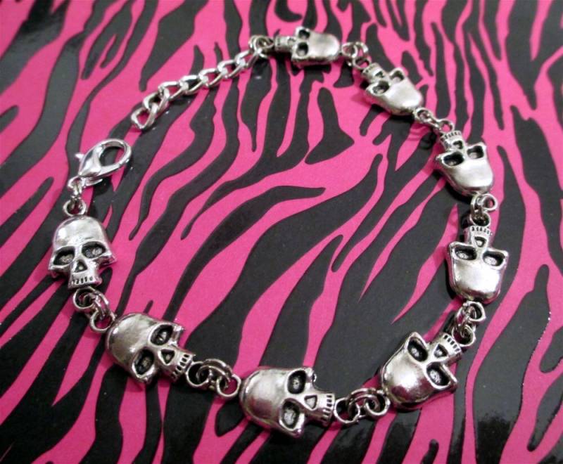Kaufen 2 Und Kosten 3. Gratis Silbernes Totenkopf Armband/Rocker/Gothic /Heavy Metal /Biker Bettelarmband Rebeltude Kaufen 2 Und Kosten 3. Gratis Silbernes Totenkopf Armband/Rocker/Gothic /Heavy Metal /Biker Bettelarmband Rebeltude von Rebeltude
