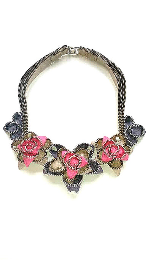 Frühlings-Rose-Reißverschluss-Halskette von ReborneJewelry