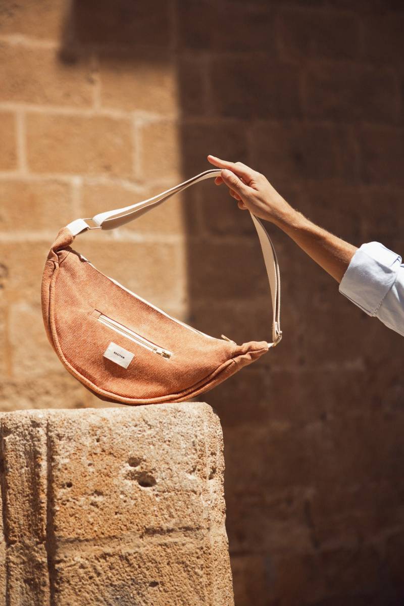 Rafael Halbmondtasche von Recitem