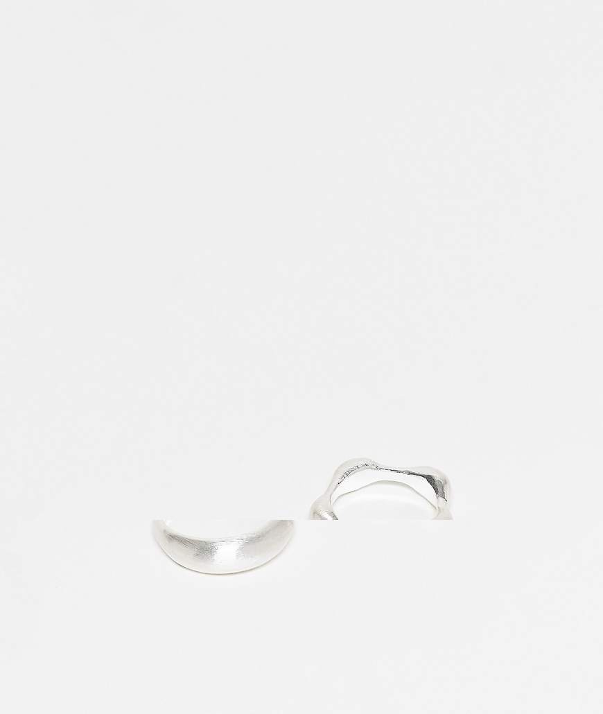 Reclaimed Vintage - 2er-Pack Unisex-Ringe in geschmolzener Silberoptik Reclaimed Vintage - 2er-Pack Unisex-Ringe in geschmolzener Silberoptik von Reclaimed Vintage