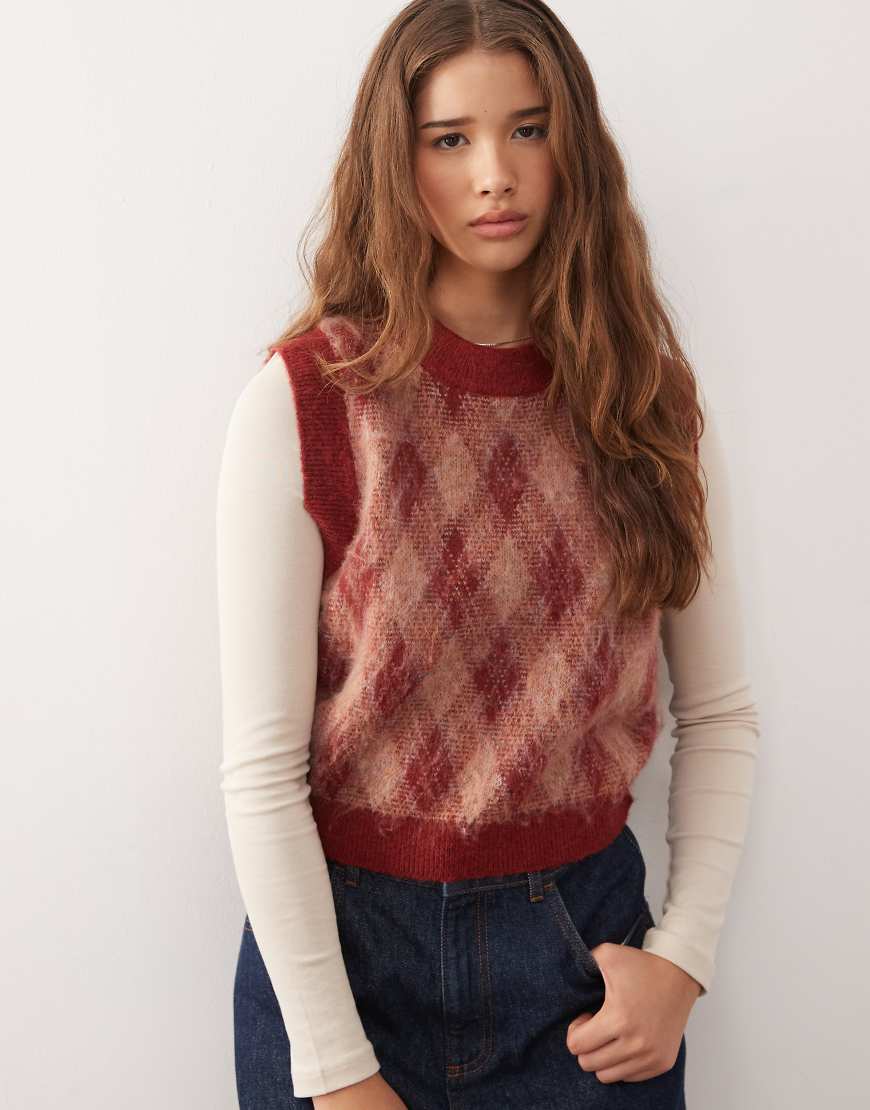 Reclaimed Vintage - Angerauter Strickpullunder in Burgunderrot mit Rautenmuster von Reclaimed Vintage