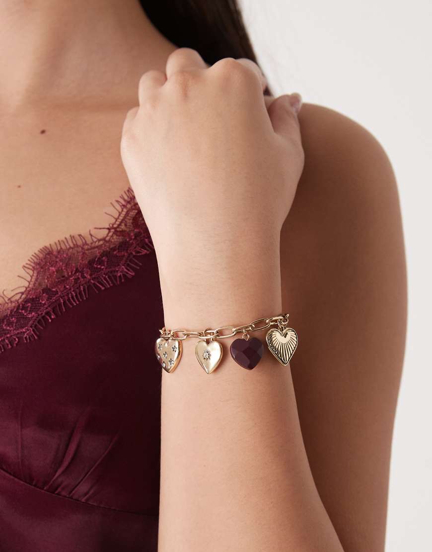 Reclaimed Vintage - Armband in polierter Goldoptik mit Herzanhängern-Goldfarben von Reclaimed Vintage