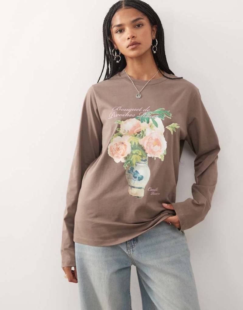 Reclaimed Vintage - Ashmolean - Langärmliges Oversize-T-Shirt in Braun mit Lizenz-Print-Brown Reclaimed Vintage - Ashmolean - Langärmliges Oversize-T-Shirt in Braun mit Lizenz-Print-Brown von Reclaimed Vintage