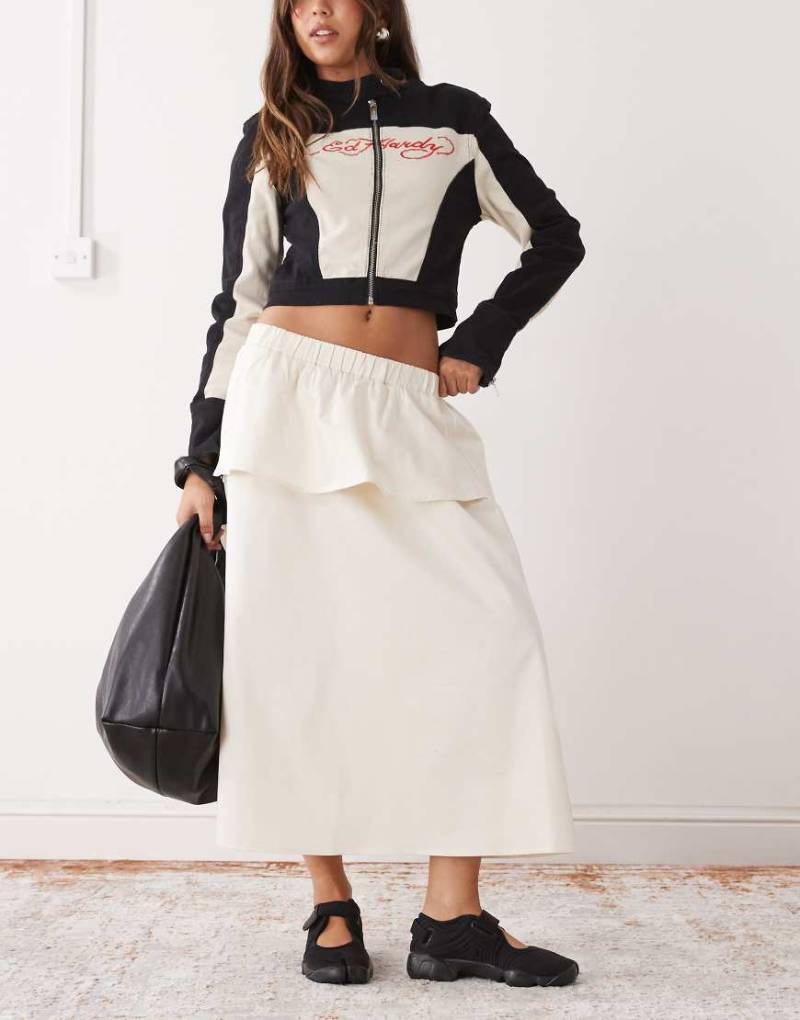 Reclaimed Vintage - Ausgestellter Midirock in Cremeweiß mit Schößchen-Detail von Reclaimed Vintage