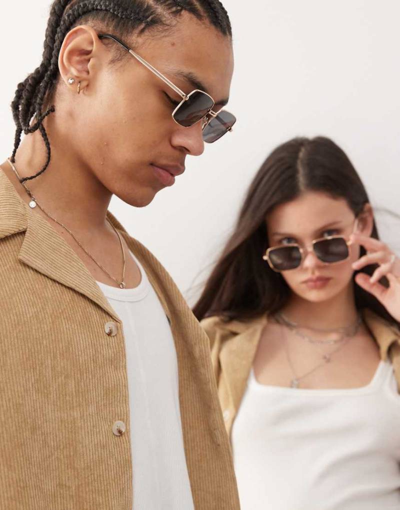 Reclaimed Vintage - Eckige Unisex-Sonnenbrille im 90er-Stil mit Drahtgestell in Gold-Goldfarben von Reclaimed Vintage