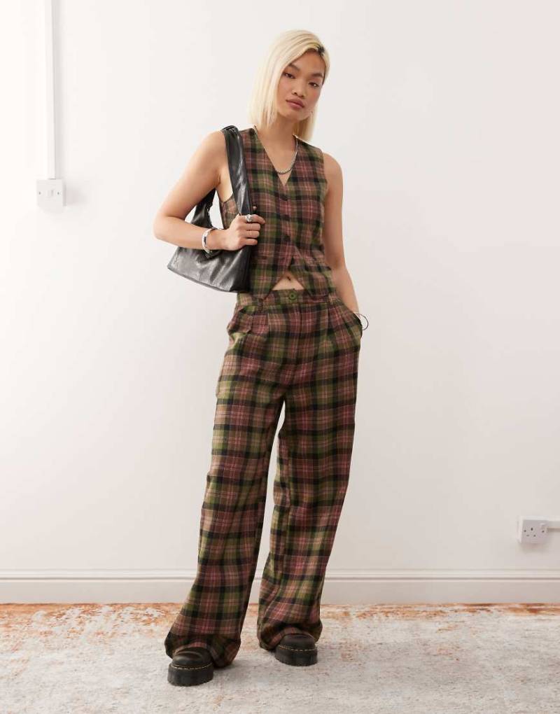 Reclaimed Vintage - Elegante, karierte Hose mit weitem Bein, Kombiteil-Bunt Reclaimed Vintage - Elegante, karierte Hose mit weitem Bein, Kombiteil-Bunt von Reclaimed Vintage