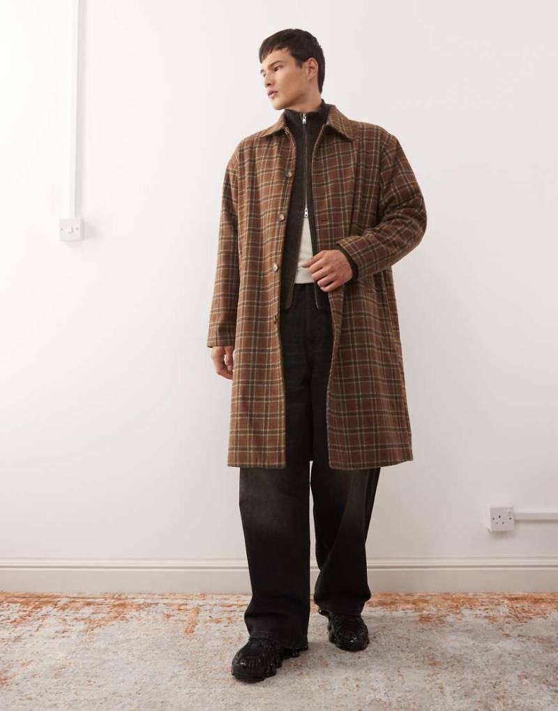 Reclaimed Vintage - Eleganter Mantel in brauner Wolloptik mit buntem Karomuster-Neutral von Reclaimed Vintage