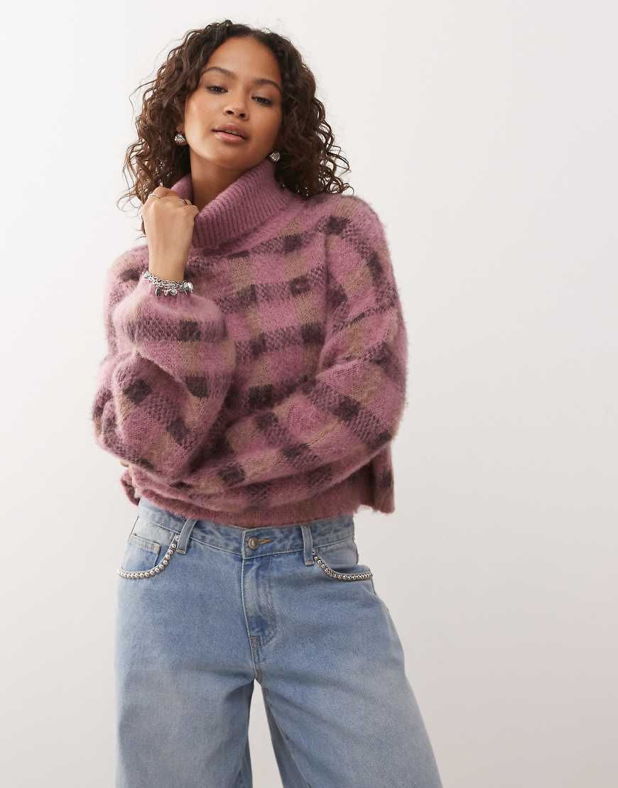 Reclaimed Vintage - Flauschiger Rollkragenpullover aus Strick mit Karomuster und Ballonärmeln-Lila von Reclaimed Vintage