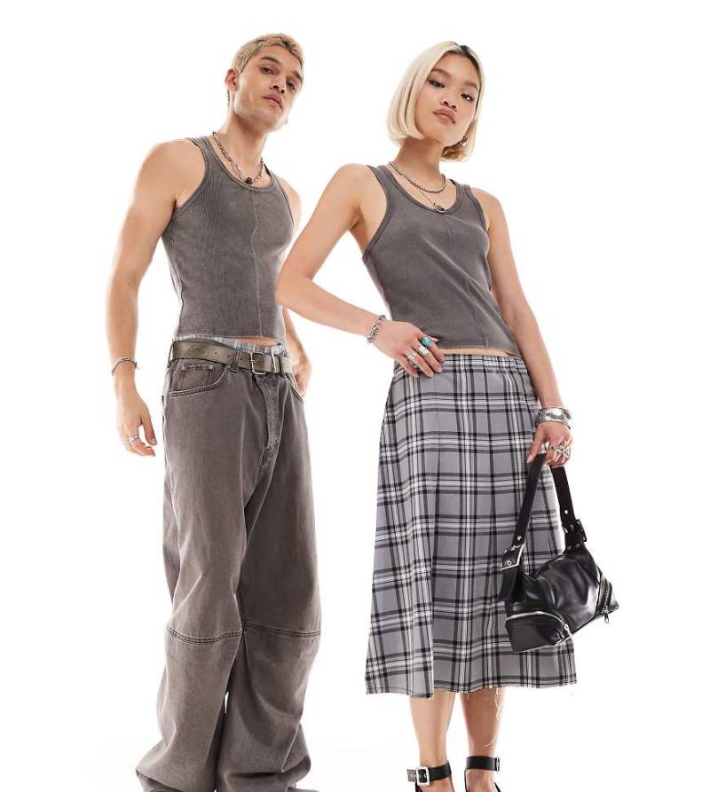 Reclaimed Vintage - Geripptes Unisex-Trägertop in verwaschenem Anthrazit mit knappem Schnitt-Grau von Reclaimed Vintage
