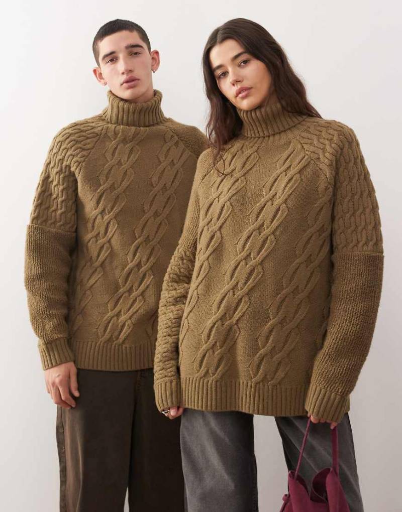 Reclaimed Vintage - Gestrickter Unisex-Rollkragenpullover in Khaki mit Zopfmuster-Mix-Neutral Reclaimed Vintage - Gestrickter Unisex-Rollkragenpullover in Khaki mit Zopfmuster-Mix-Neutral von Reclaimed Vintage
