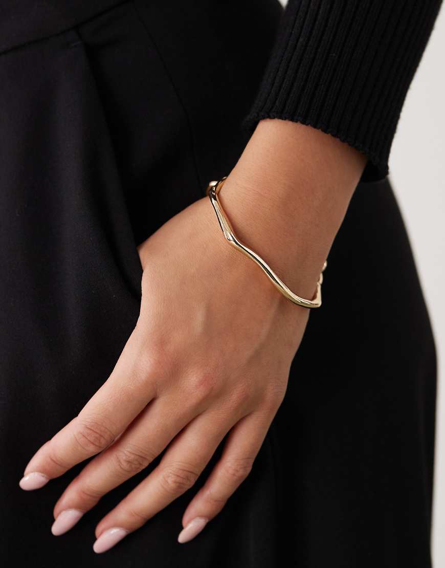 Reclaimed Vintage - Goldfarbenes Armband mit Kettenglied-Design von Reclaimed Vintage