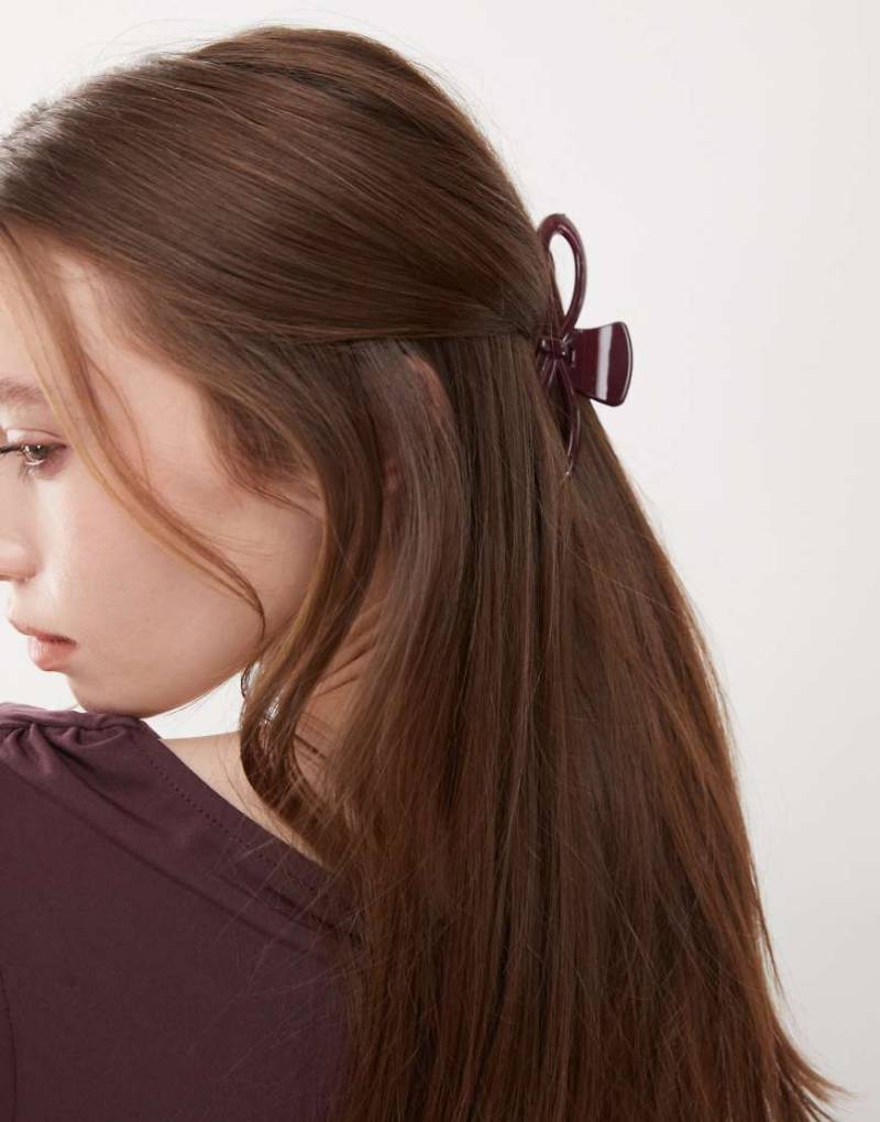 Reclaimed Vintage - Haarklammer in Burgunderrot mit Schleifendesign von Reclaimed Vintage