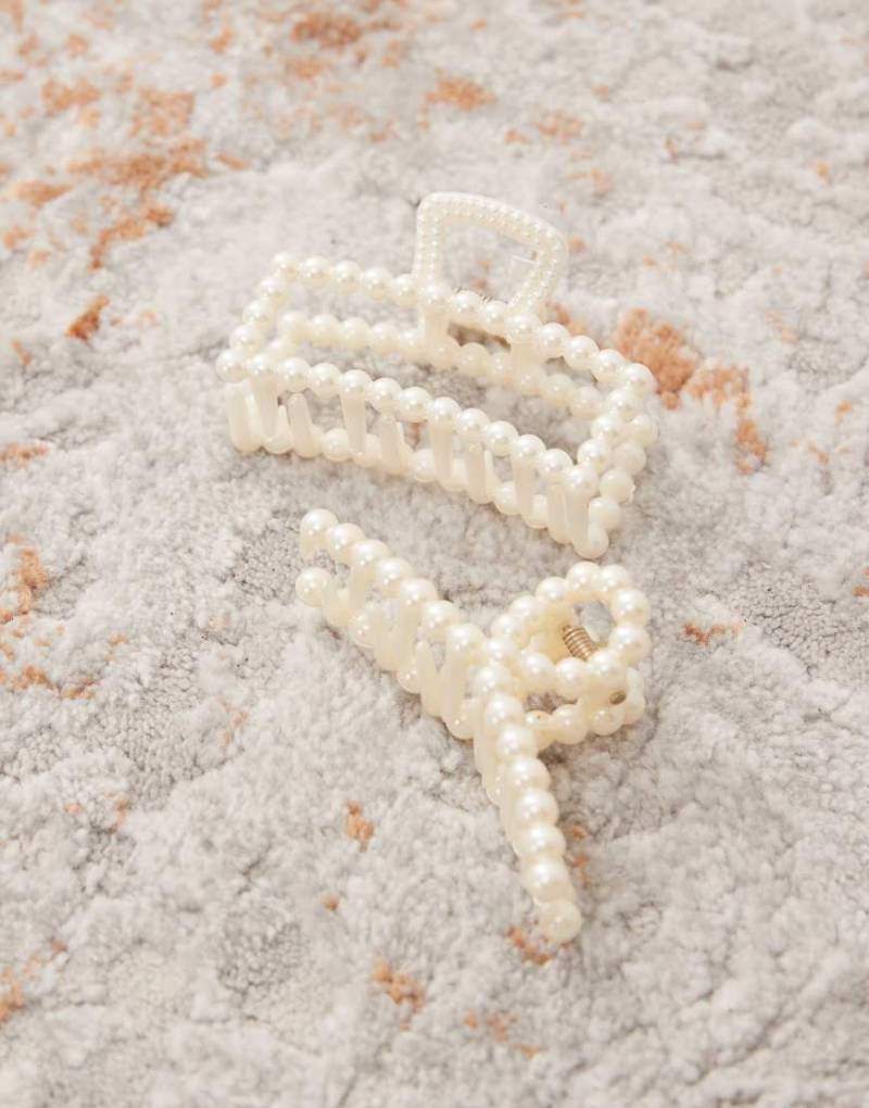 Reclaimed Vintage - 2er-Pack Haarklammern in Weiß mit Kunstperlen von Reclaimed Vintage