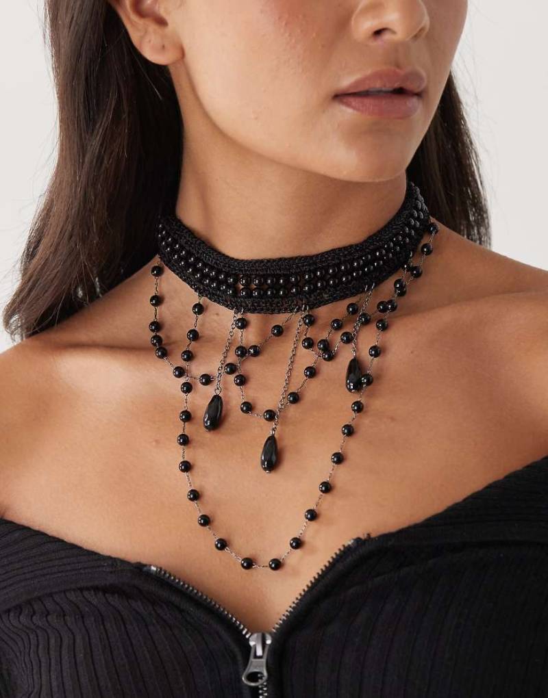 Reclaimed Vintage - Halloween - Spitzen-Choker in Schwarz mit Perlen in Tropfenform von Reclaimed Vintage