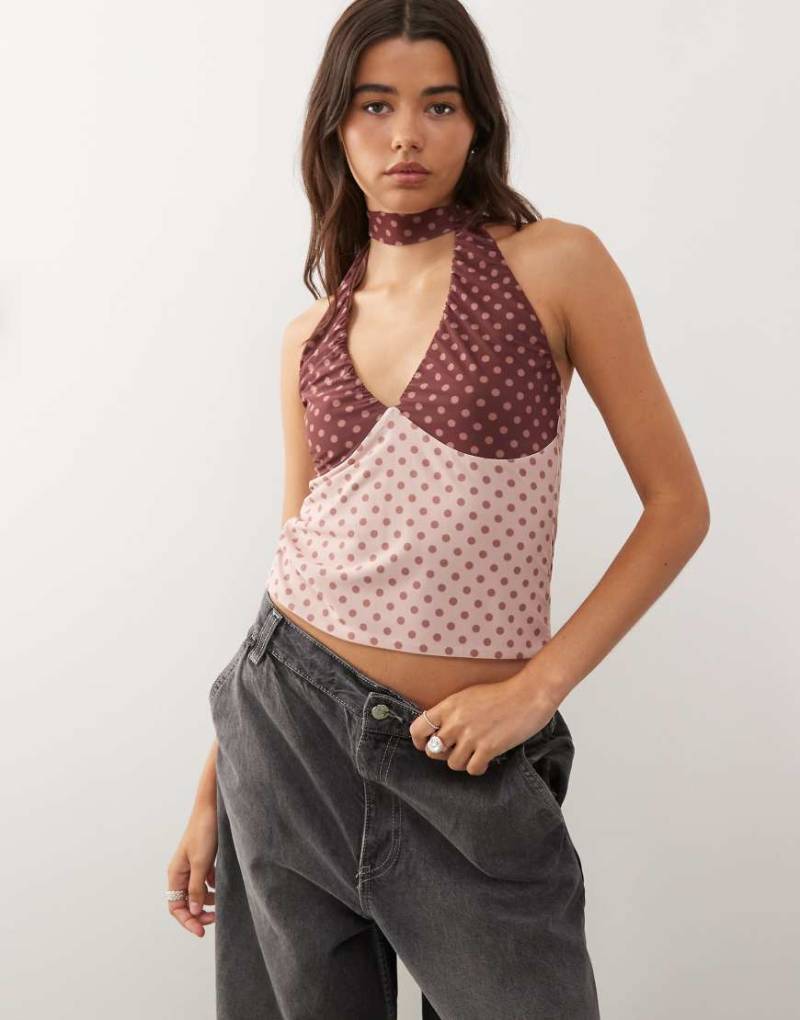 Reclaimed Vintage - Halstuch-Neckholder-Top mit Printmix in Rot und Rosa-Bunt von Reclaimed Vintage