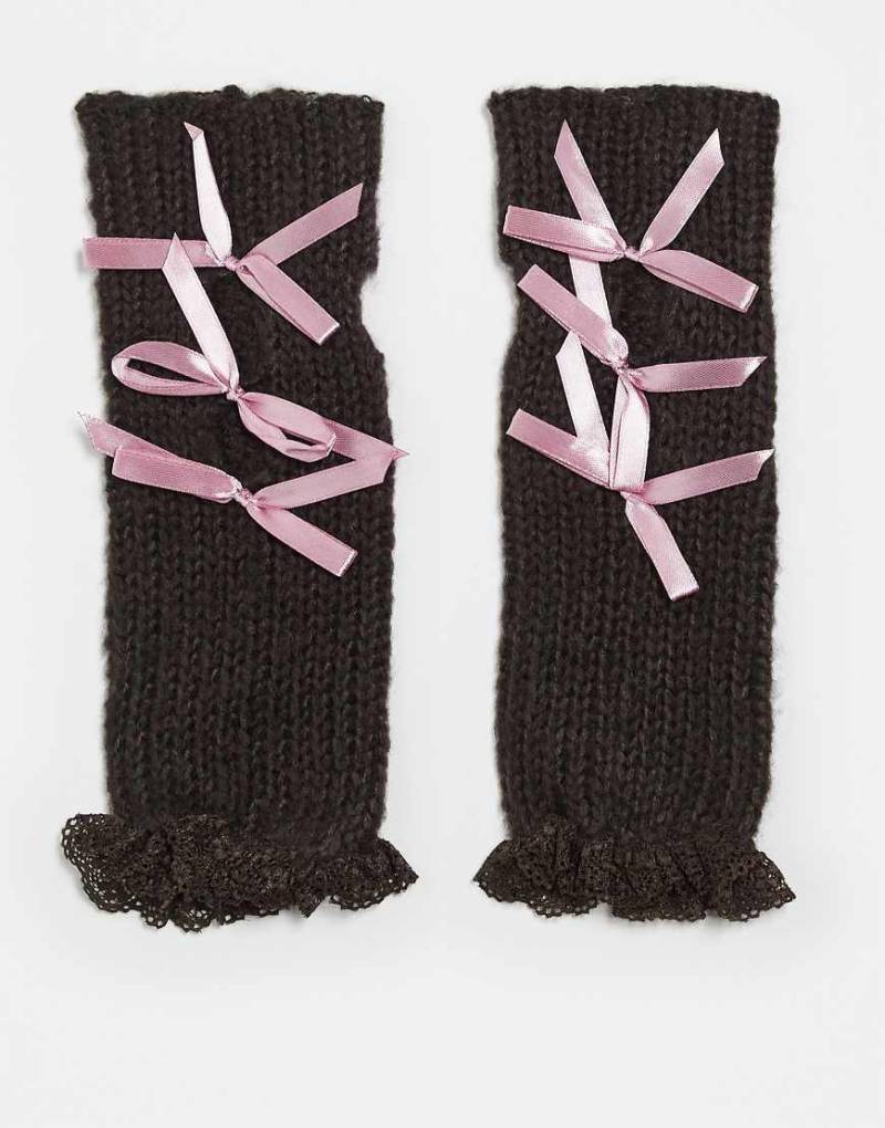 Reclaimed Vintage - Handstulpen in Braun mit Schleifen-Brown von Reclaimed Vintage