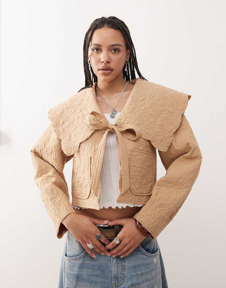 Reclaimed Vintage - Jacke in Beige mit abnehmbarem Rüschen-Kragen-Neutral von Reclaimed Vintage