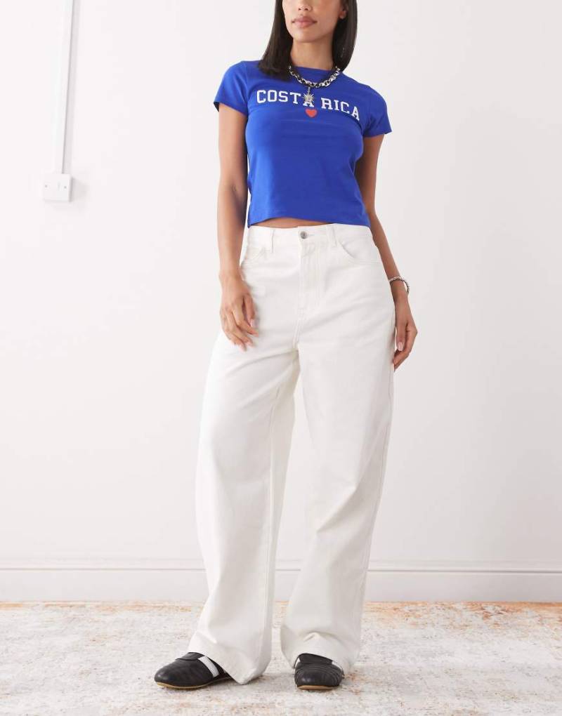 Reclaimed Vintage - Jeans aus Denim in Weiß mit weitem Bein und mittelhohem Bund von Reclaimed Vintage