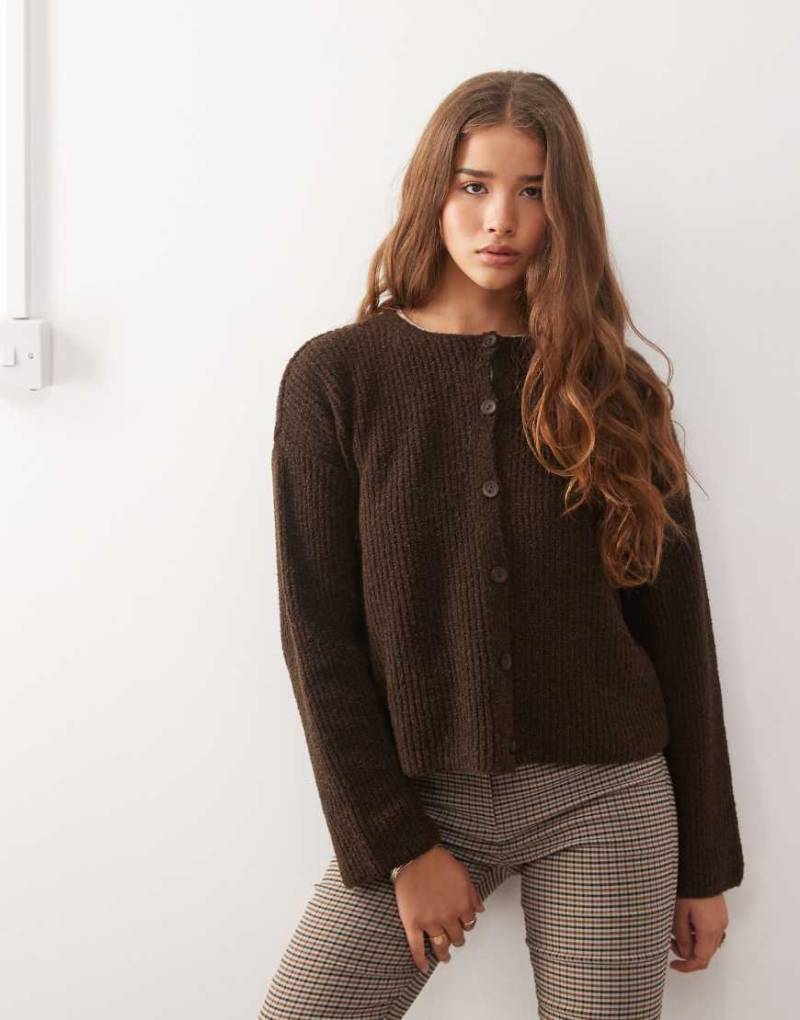 Reclaimed Vintage - Kastige Strickjacke in Schokobraun-Brown von Reclaimed Vintage