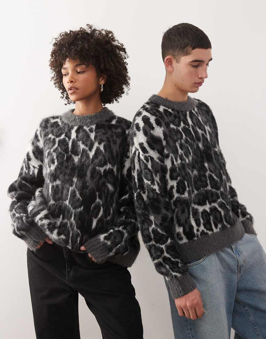 Reclaimed Vintage - Kastiger Unisex-Pullover in Grau mit Rundhalsausschnitt und Leopardenmuster-Grün von Reclaimed Vintage